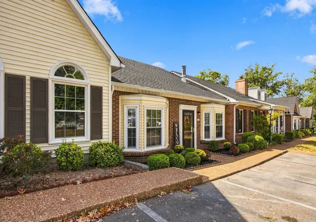 Photo 3 of Townhouse for sale at 2041 Union Pl, Columbia, TN 38401 | MLS# 3610932 | Listing updated on 2026-10-04