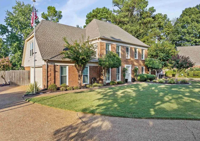 Photo 2 of Sale Pending at 1966 Kostka Ln, Germantown, TN 38139 | MLS# 3610123 | Listing updated on 2026-10-07