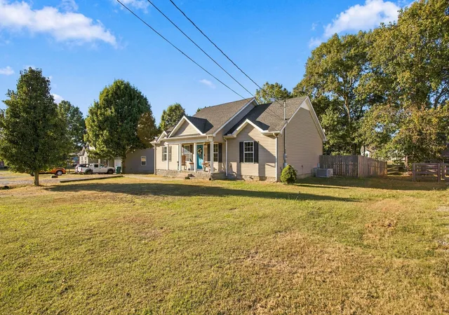 Photo 2 of Single family home for sale at 163 Landon Ln, Lewisburg, TN 37091 | MLS# 3610352 | Listing updated on 2026-10-02