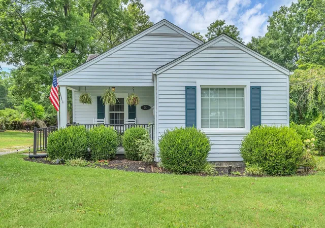 Photo 1 of Single family home for sale at 262 N Willomont Ave, Gallatin, TN 37066 | MLS# 3610757 | Listing updated on 2026-10-06