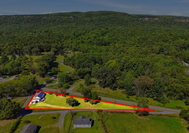 Photo 2 of Single family home for sale at 9590 Valley View Hwy, Whitwell, TN 37397 | MLS# 3610143 | Listing updated on 2026-10-05