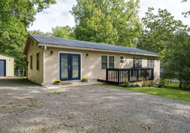 Photo 1 of Single family home for sale at 240 Birchwood Dr, Crossville, TN 38555 | MLS# 3610159 | Listing updated on 2026-10-09