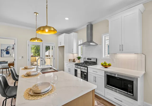 Photo 3 of Single family home for sale at 1709 14th Avenue N, Nashville, TN 37208 | MLS# 3610161 | Listing updated on 2026-10-05