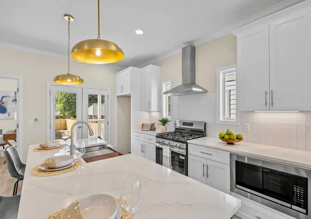 Photo 4 of Single family home for sale at 1709 14th Avenue N, Nashville, TN 37208 | MLS# 3610161 | Listing updated on 2026-10-05