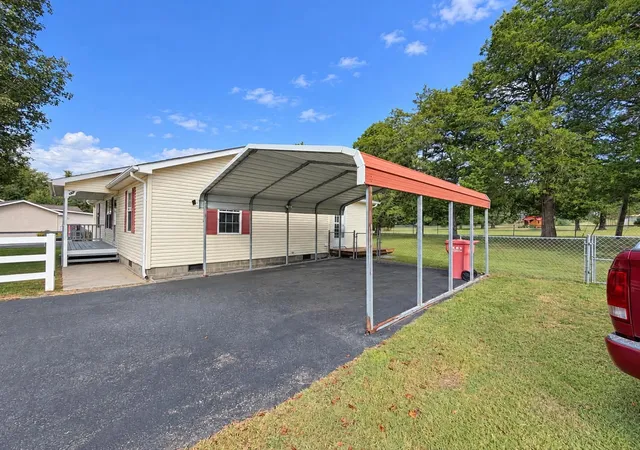 Photo 3 of Single family home for sale at 155 Windfield Ln, Decatur, TN 37322 | MLS# 3610158 | Listing updated on 2026-10-02