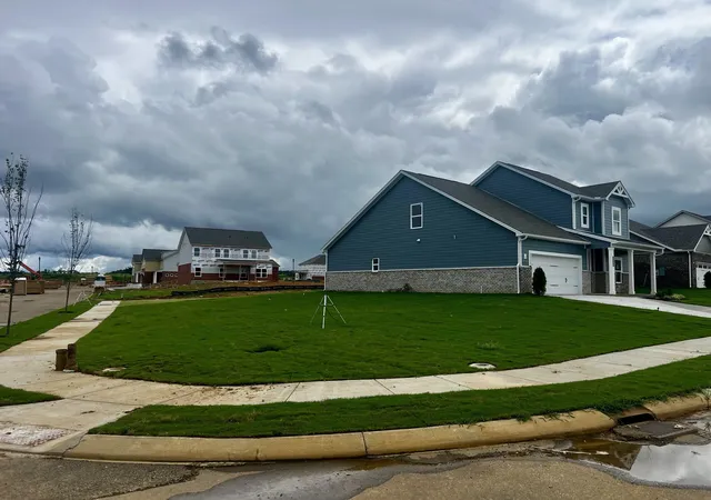 Photo 3 of Single family home for sale at 2009 Bennett Crk Dr, Columbia, TN 38401 | MLS# 3610288 | Listing updated on 2026-10-02