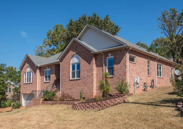 Photo 2 of Single family home for sale at 301 Williams Ct, Nashville, TN 37209 | MLS# 3610191 | Listing updated on 2026-10-08