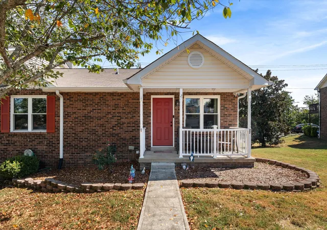 Townhouse for sale at 27 Rolling Meadows Dr, Goodlettsville, TN 37072 | MLS# 3610176