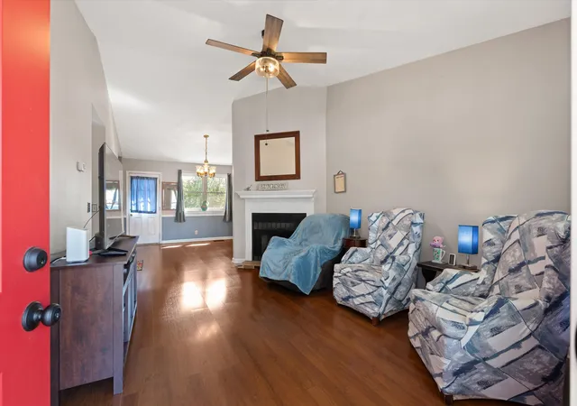 Photo 3 of Townhouse for sale at 27 Rolling Meadows Dr, Goodlettsville, TN 37072 | MLS# 3610176 | Listing updated on 2026-10-02