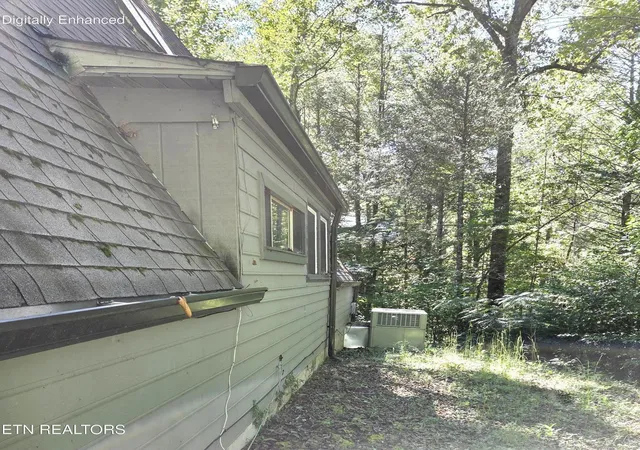 Single family home for sale at 704 SE Selma Ln, Gatlinburg, TN 37738 | MLS# 3610167