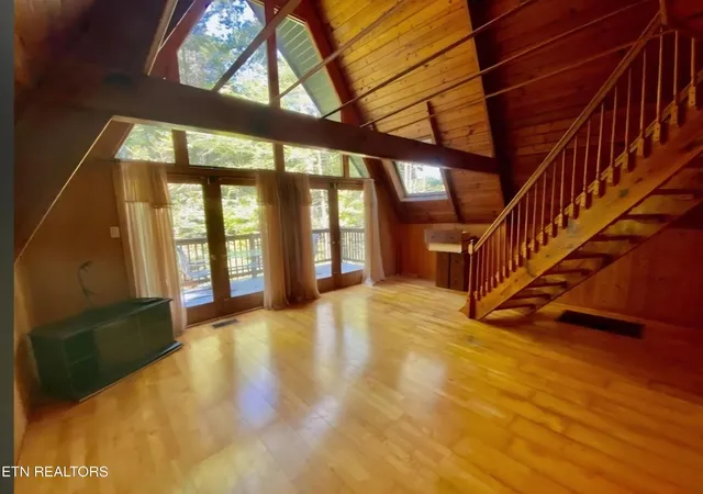 Photo 3 of Single family home for sale at 704 SE Selma Ln, Gatlinburg, TN 37738 | MLS# 3610167 | Listing updated on 2026-10-09