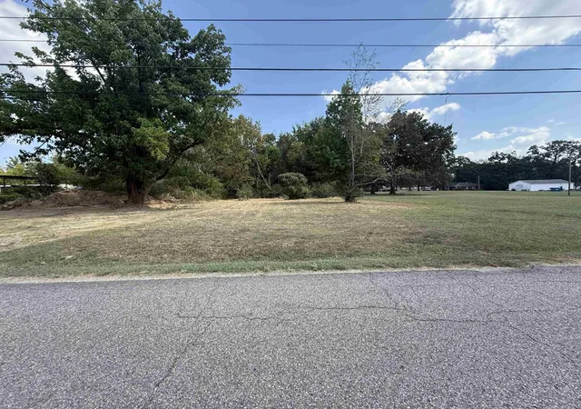 Photo 2 of Land for sale at 250 Shell St, Savannah, TN 38372 | MLS# 3610168 | Listing updated on 2026-10-02