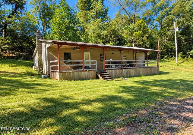 Photo 2 of Single family home for sale at 171 Shaw Holw Rd, New Tazewell, TN 37825 | MLS# 3610173 | Listing updated on 2026-10-03