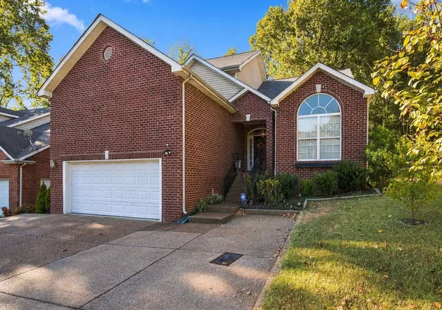 Photo 2 of Single family home for sale at 6705 Autumn Oaks Dr, Brentwood, TN 37027 | MLS# 3610200 | Listing updated on 2026-10-02