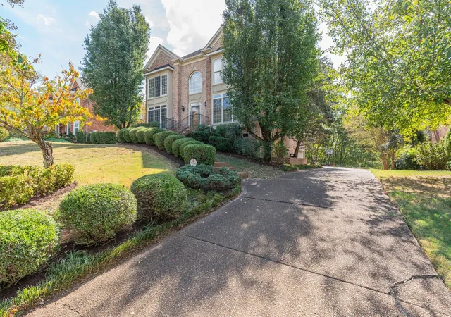 Photo 1 of Single family home for sale at 9472 Highwood Hl Rd, Brentwood, TN 37027 | MLS# 3612041 | Listing updated on 2026-10-06