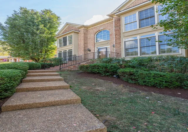 Photo 2 of Single family home for sale at 9472 Highwood Hl Rd, Brentwood, TN 37027 | MLS# 3612041 | Listing updated on 2026-10-06