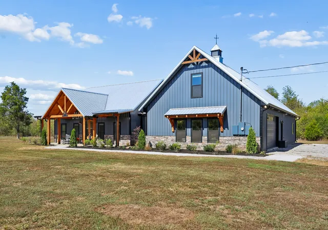Photo 2 of Single family home for sale at 4976 Comstock Rd, Chapel Hill, TN 37034 | MLS# 3610195 | Listing updated on 2026-10-30