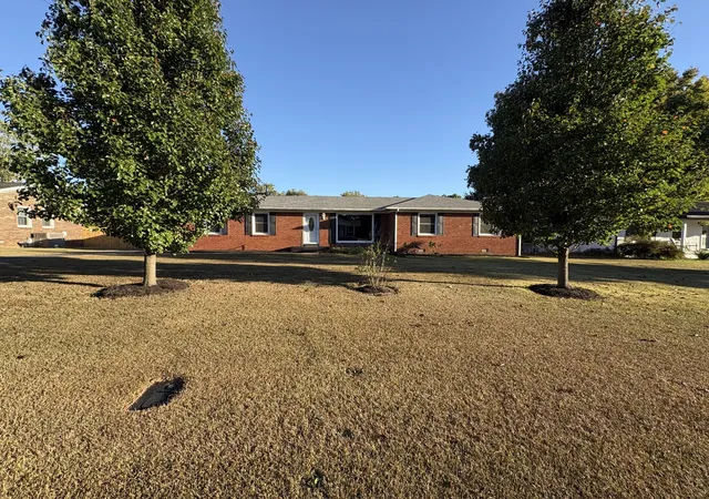 Photo 1 of Single family home for sale at 4005 Mcintire Dr, Columbia, TN 38401 | MLS# 3612029 | Listing updated on 2026-10-05