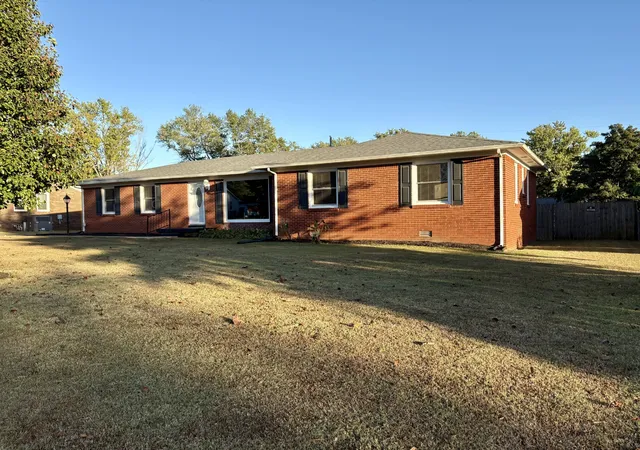 Photo 3 of Single family home for sale at 4005 Mcintire Dr, Columbia, TN 38401 | MLS# 3612029 | Listing updated on 2026-10-05