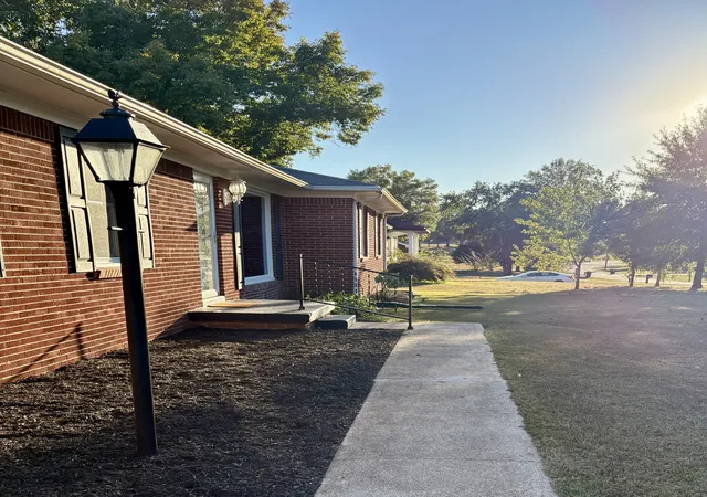 Photo 4 of Single family home for sale at 4005 Mcintire Dr, Columbia, TN 38401 | MLS# 3612029 | Listing updated on 2026-10-05