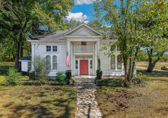 Photo 1 of Single family home for sale at 330 Swan Crk Rd, Fayetteville, TN 37334 | MLS# 3610587 | Listing updated on 2026-10-02