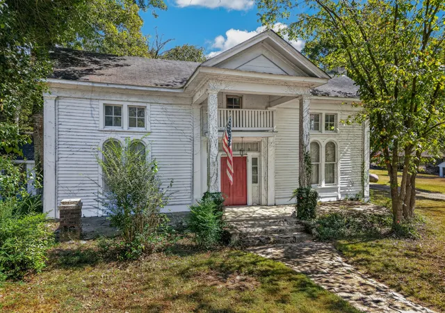 Photo 3 of Single family home for sale at 330 Swan Crk Rd, Fayetteville, TN 37334 | MLS# 3610587 | Listing updated on 2026-10-02