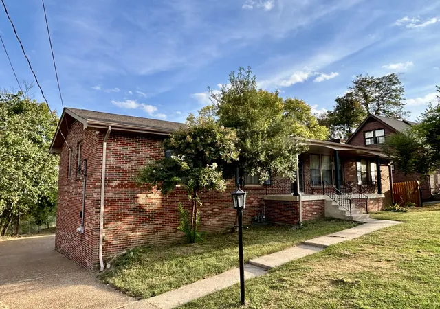 Photo 2 of Sale Pending at 2579 Willowbranch Dr, Nashville, TN 37217 | MLS# 3610557 | Listing updated on 2026-10-04