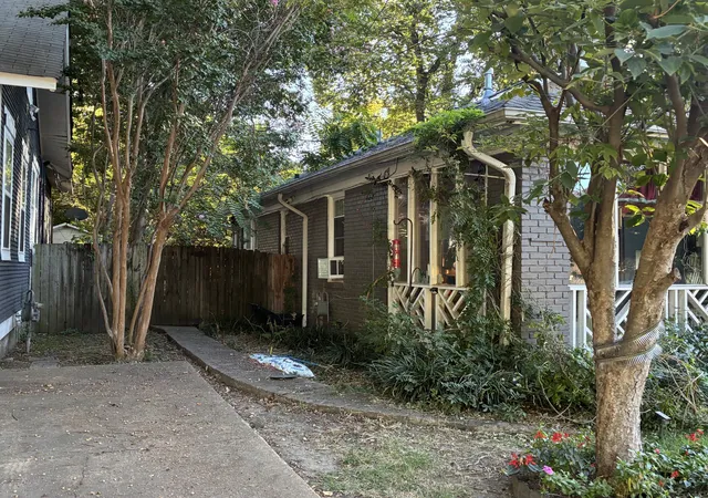 Photo 2 of Single family home for sale at 1391 Vance Ave, Memphis, TN 38104 | MLS# 3610231 | Listing updated on 2026-10-02