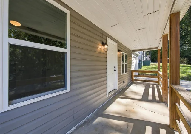 Photo 3 of Single family home for sale at 3307 East 43rd St, Chattanooga, TN 37407 | MLS# 3610245 | Listing updated on 2026-10-02