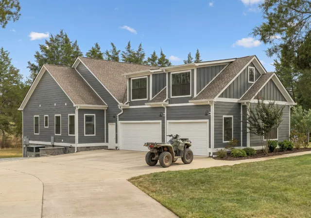 Photo 3 of Single family home for sale at 2022 Lasea Rd, Spring Hill, TN 37174 | MLS# 3619404 | Listing updated on 2026-10-23