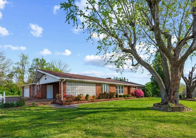 Photo 3 of Single family home for sale at 4018 Trotwood Ave, Columbia, TN 38401 | MLS# 3610266 | Listing updated on 2026-10-03