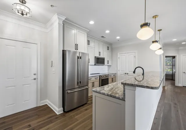 Listing Photo 4 - Condo for sale in building located at 3100 W End Cir, Nashville, TN 37203 - Unit #103