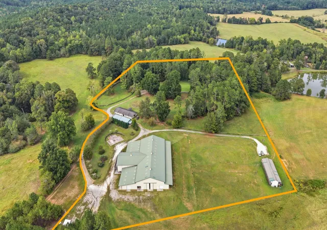 Single family home for sale at 721 Gowin Rd, La Fayette, GA 30728 | MLS# 3610312