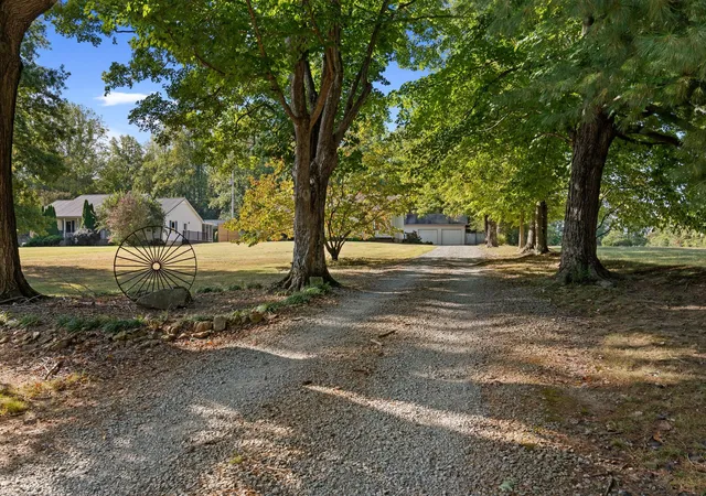 Photo 1 of Single family home for sale at 1140 Parkers Chapel Rd, Portland, TN 37148 | MLS# 3610808 | Listing updated on 2026-10-10