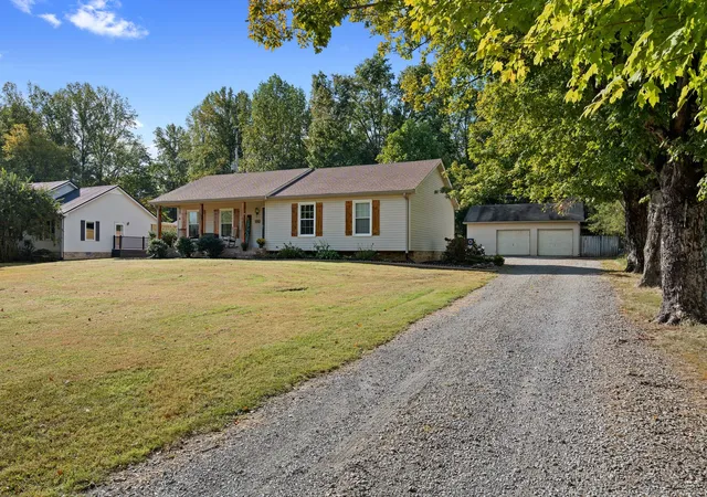 Photo 2 of Single family home for sale at 1140 Parkers Chapel Rd, Portland, TN 37148 | MLS# 3610808 | Listing updated on 2026-10-10