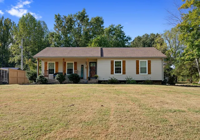Photo 3 of Single family home for sale at 1140 Parkers Chapel Rd, Portland, TN 37148 | MLS# 3610808 | Listing updated on 2026-10-10