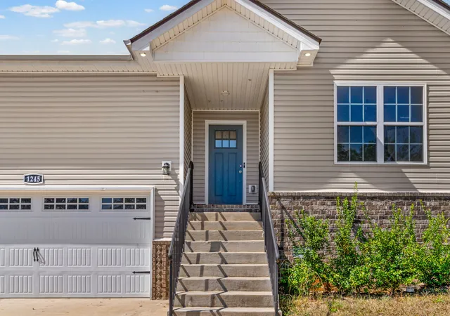 Photo 3 of Single family home for sale at 1245 Cardinal Crk Dr, Clarksville, TN 37040 | MLS# 3612099 | Listing updated on 2026-10-06