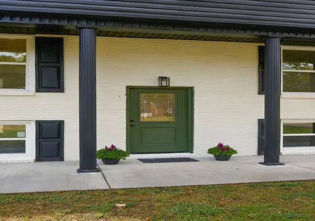Photo 3 of Single family home for sale at 407 Lynn Dr, Nashville, TN 37211 | MLS# 3610878 | Listing updated on 2026-10-06