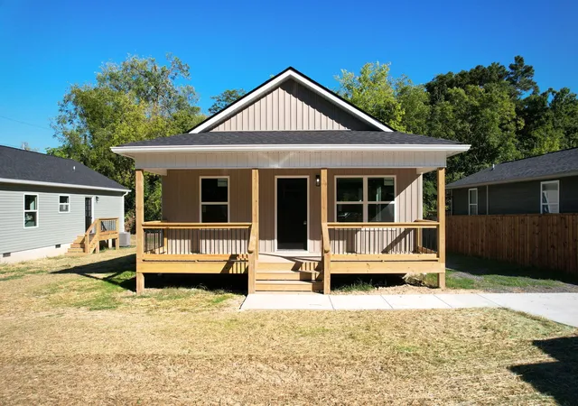 Single family home for sale at 1012 Tunnel Blvd, Chattanooga, TN 37411 | MLS# 3610337 | Listing updated on 2026-10-02