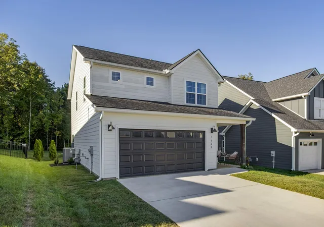 Photo 1 of Single family home for sale at 1628 Spring Berry Ln, Knoxville, TN 37924 | MLS# 3610338 | Listing updated on 2026-10-26