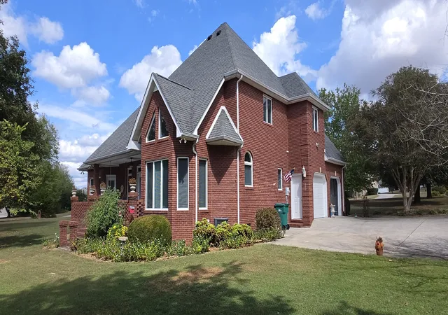 Photo 2 of Single family home for sale at 133 Westmeade Dr, Winchester, TN 37398 | MLS# 3610931 | Listing updated on 2026-10-02