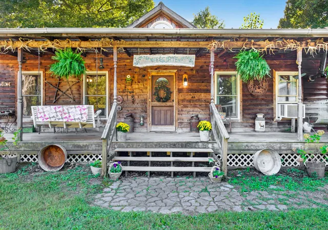Single family home for sale at 1208 Long Crk Rd, Dover, TN 37058 | MLS# 3612298