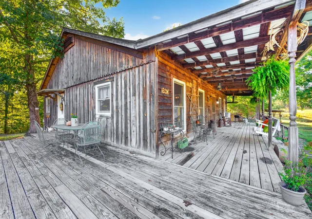 Photo 4 of Single family home for sale at 1208 Long Crk Rd, Dover, TN 37058 | MLS# 3612298 | Listing updated on 2026-10-06