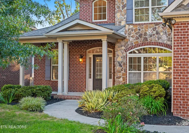 Photo 2 of Single family home for sale at 1127 Whisper Tr Ln, Knoxville, TN 37919 | MLS# 3610362 | Listing updated on 2026-10-21
