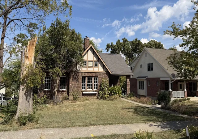 Photo 1 of Sale Pending at 2512 Barton Ave, Nashville, TN 37212 | MLS# 3610377 | Listing updated on 2026-10-02