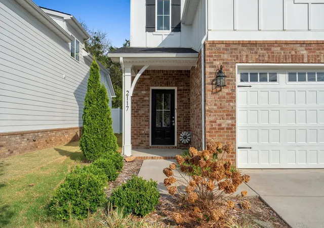 Photo 2 of Single family home for sale at 2117 Barringer Ln, Murfreesboro, TN 37128 | MLS# 3610574 | Listing updated on 2026-10-29