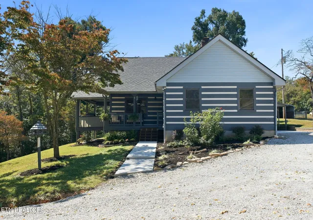 Single family home for sale at 175230 Johnson Ln, Lake City, TN 37769 | MLS# 3610373