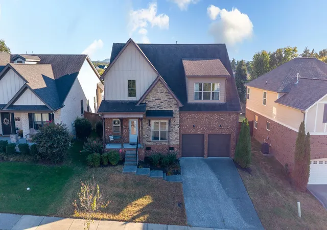Photo 3 of Single family home for sale at 7632 Kemberton Dr E, Nolensville, TN 37135 | MLS# 3610453 | Listing updated on 2026-10-10