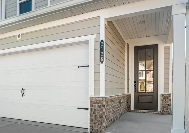 Photo 2 of Townhouse for sale at 2320 Juneau Ln, Columbia, TN 38401 | MLS# 3610425 | Listing updated on 2026-10-02