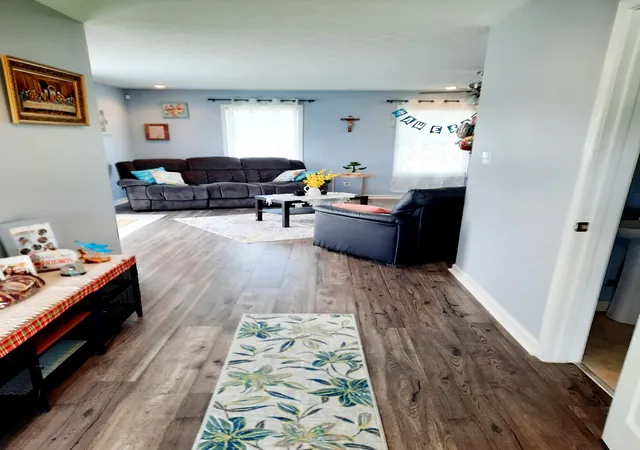 Photo 3 of Single family home for sale at 717 Claw Ct, Hopkinsville, KY 42240 | MLS# 3615067 | Listing updated on 2026-10-08